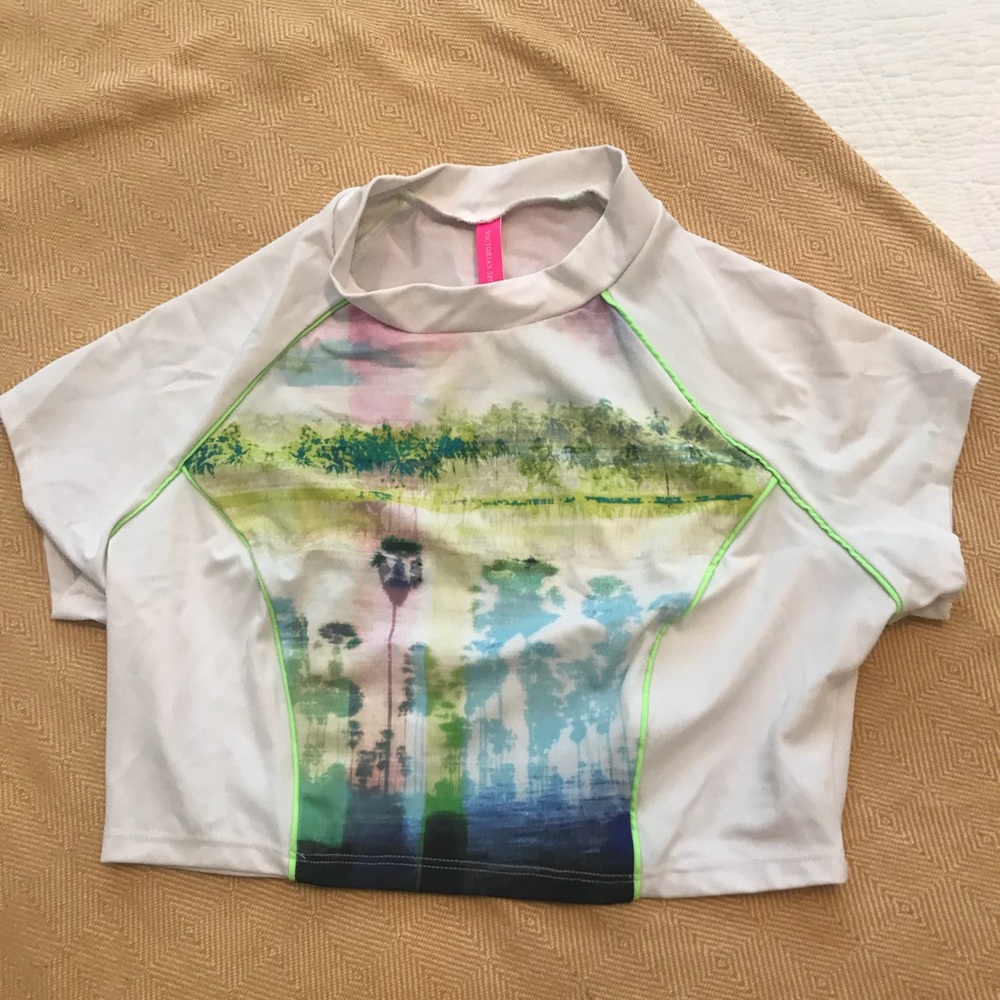 Victoria Secret Cropped rash guard